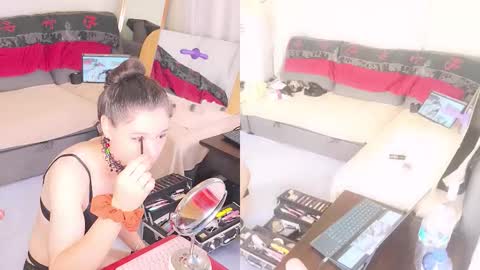 Snapshot of sunshine_sissy chatting on 12/22/25, 12:35 Sunshine online show from 12/22/25, 12:35