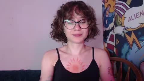 Snapshot of sunshinehella chatting on 07/31/26, 08:52 Hella online show from 07/31/26, 08:52