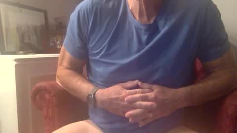 Snapshot of suntrdr077 chatting on 10/15/25, 12:00 suntrdr077 online show from 10/15/25, 12:00