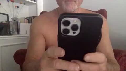 Snapshot of suntrdr077 chatting on 12/14/25, 06:12 suntrdr077 online show from 12/14/25, 06:12