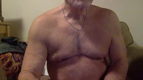 Snapshot of suntrdr077 chatting on 01/14/26, 02:06 suntrdr077 online show from 01/14/26, 02:06