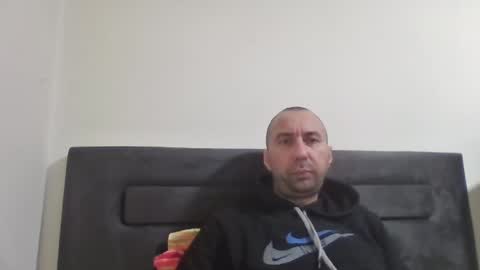 super42835015 online show from 01/04/25, 05:47