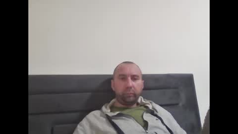 super42835015 online show from 10/01/25, 03:07