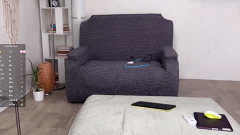 Snapshot of super_peach_stream chatting on 01/17/25, 04:57 ANNApvt open full info in bio online show from 01/17/25, 04:57