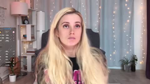 Snapshot of super_peach_stream chatting on 01/19/25, 01:44 ANNApvt open full info in bio online show from 01/19/25, 01:44