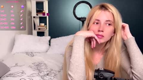 Snapshot of super_peach_stream chatting on 11/01/25, 05:37 ANNApvt open full info in bio online show from 11/01/25, 05:37