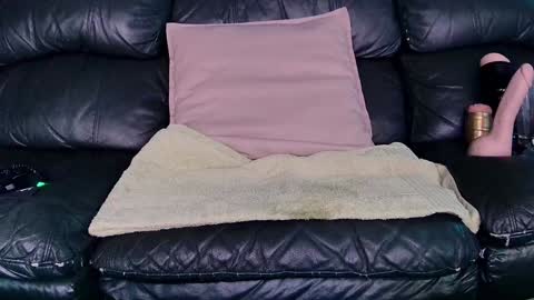 Snapshot of superduty5speed chatting on 01/06/25, 04:26 Thomas online show from 01/06/25, 04:26