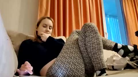 Annie online show from 01/18/25, 12:04