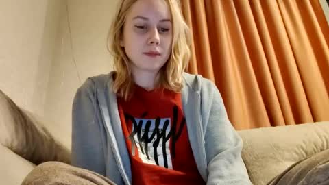 Annie online show from 02/21/25, 01:55