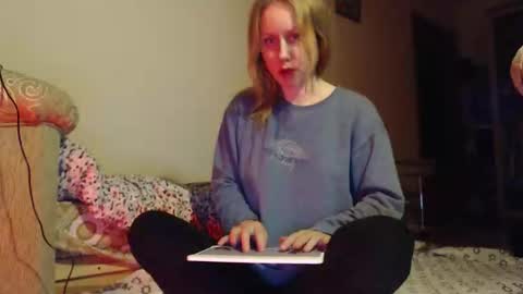 Annie online show from 05/08/26, 06:57