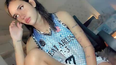 Snapshot of superhotbabe1 chatting on 12/02/24, 01:02 Erica Help me to reach my goal Superhotbabe1 online show from 12/02/24, 01:02