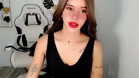 Snapshot of superhotbabe1 chatting on 02/26/26, 02:21 Erica Help me to reach my goal Superhotbabe1 online show from 02/26/26, 02:21