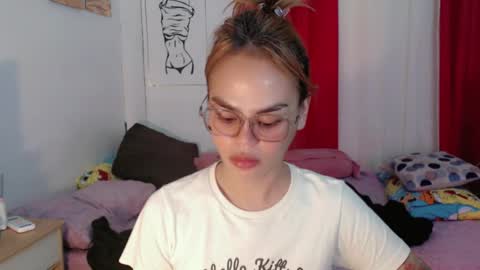 Snapshot of superhotvaleria chatting on 09/11/25, 09:37 Im val online show from 09/11/25, 09:37