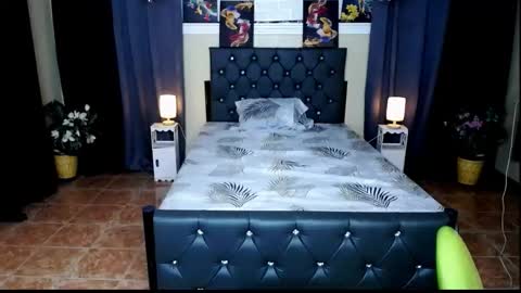 Snapshot of superlatinawild4ux chatting on 11/06/25, 11:33 superlatinawild4ux online show from 11/06/25, 11:33