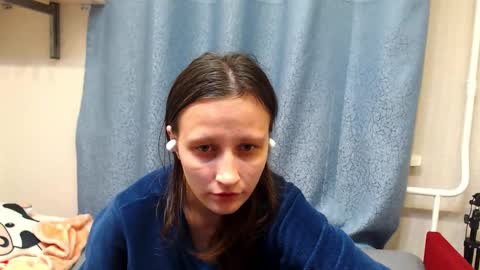 Snapshot of superliza97 chatting on 10/22/25, 04:29 Alisa online show from 10/22/25, 04:29