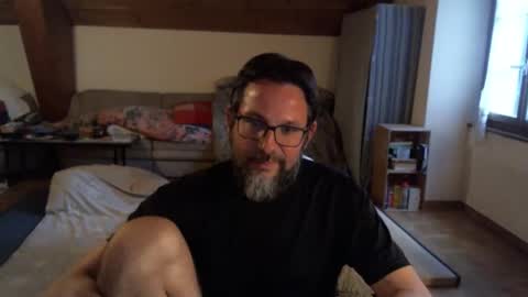 Snapshot of supersquirrel81 chatting on 09/22/25, 04:31 supersquirrel81 online show from 09/22/25, 04:31