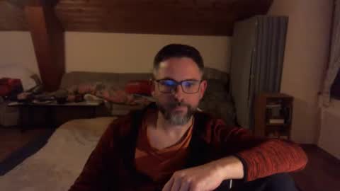 Snapshot of supersquirrel81 chatting on 10/23/25, 06:17 supersquirrel81 online show from 10/23/25, 06:17