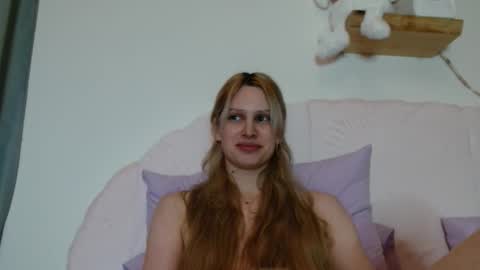 Luna online show from 01/12/26, 10:04