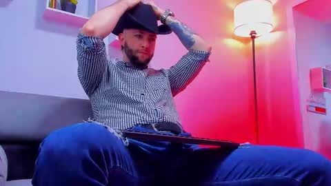 supreme_alpha_ online show from 11/18/25, 03:34