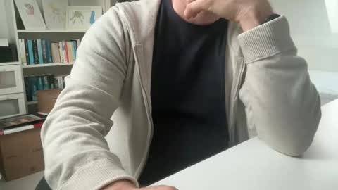 surfstar81 online show from 12/18/25, 08:53