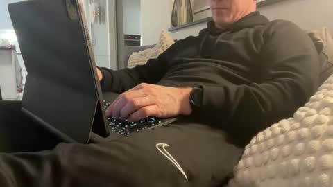 surfstar81 online show from 01/12/26, 07:19