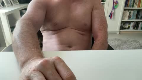 Snapshot of surfstar81 chatting on 07/11/26, 11:57 surfstar81 online show from 07/11/26, 11:57