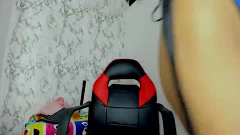 Snapshot of surifoster chatting on 05/11/26, 02:34 suri online show from 05/11/26, 02:34