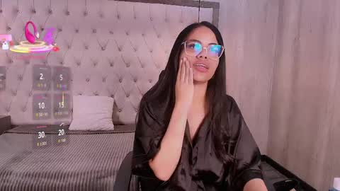 Snapshot of susan_voltaire chatting on 05/11/26, 12:00 susan_voltaire online show from 05/11/26, 12:00