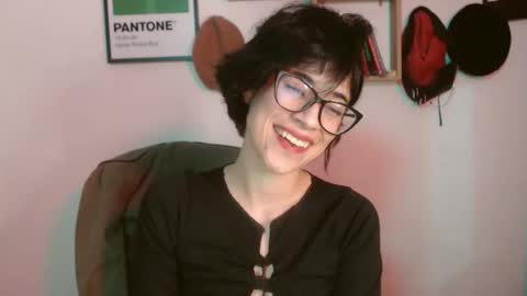 susana_w online show from 10/31/25, 12:33