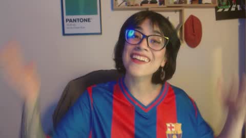 susana_w online show from 12/21/25, 12:29