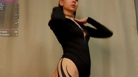 Snapshot of susannahtrojahn chatting on 05/11/26, 03:40 susannahtrojahn online show from 05/11/26, 03:40