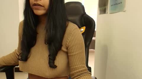 Susan Rhodes online show from 11/10/25, 01:32