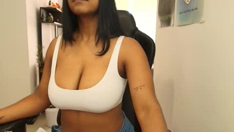 Susan Rhodes online show from 11/23/25, 01:00