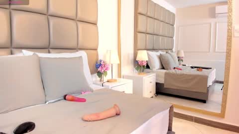 susanthomass online show from 09/26/25, 07:40