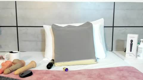 susanthomass online show from 07/03/26, 07:42