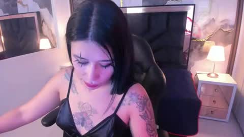 Snapshot of susanvilla chatting on 06/16/26, 08:11 susanvilla online show from 06/16/26, 08:11