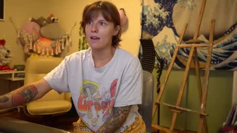 Snapshot of sushifox chatting on 11/18/25, 06:23 online show from 11/18/25, 06:23