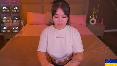 Susie online show from 11/23/25, 09:03