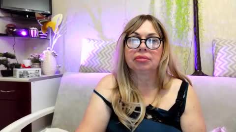 Snapshot of susiexnoreen chatting on 03/04/26, 12:16 SusiexNoreen online show from 03/04/26, 12:16