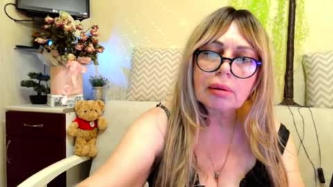 Snapshot of susiexnoreen chatting on 06/27/26, 12:55 SusiexNoreen online show from 06/27/26, 12:55