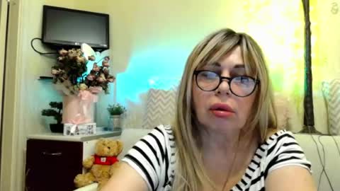 Snapshot of susiexnoreen chatting on 07/07/26, 10:47 SusiexNoreen online show from 07/07/26, 10:47