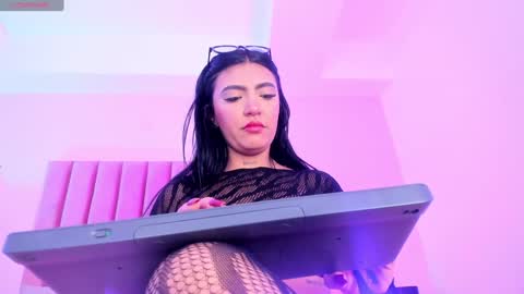 Snapshot of sussan_nicolle1 chatting on 01/31/25, 06:03 Sussan Nicole online show from 01/31/25, 06:03