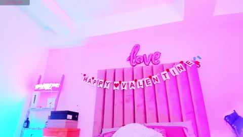 Snapshot of sussan_nicolle1 chatting on 02/17/25, 06:15 Sussan Nicole online show from 02/17/25, 06:15