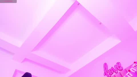 Snapshot of sussan_nicolle1 chatting on 02/27/25, 12:23 Sussan Nicole online show from 02/27/25, 12:23