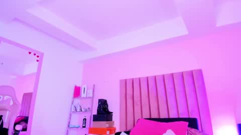 Snapshot of sussan_nicolle1 chatting on 09/27/25, 12:32 Sussan Nicole online show from 09/27/25, 12:32