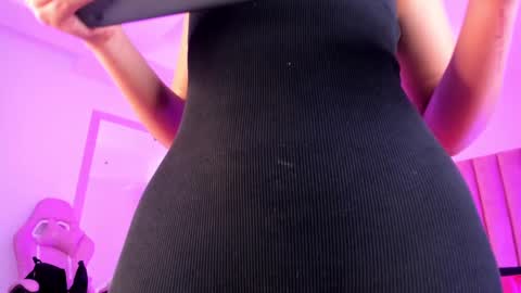 Snapshot of sussan_nicolle1 chatting on 10/16/25, 12:06 Sussan Nicole online show from 10/16/25, 12:06