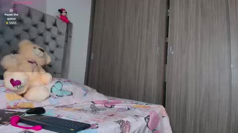 Andrea online show from 10/17/25, 10:23