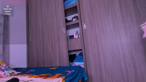 Andrea online show from 12/04/25, 01:04