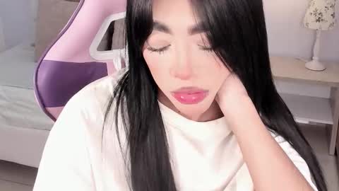 Snapshot of sussie_thompsom chatting on 12/19/25, 05:31 Sussie Tompsom online show from 12/19/25, 05:31