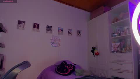 Snapshot of susssan_ferry chatting on 04/19/26, 04:12 Susy online show from 04/19/26, 04:12